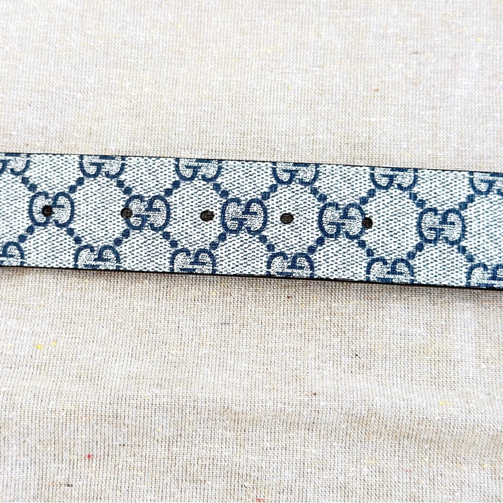 Gucci Men’s GG Marmont Reversible Belt in Size 90 - Picture 4 of 6